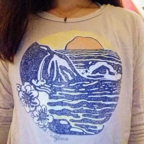 Long Sleeve Sunset Tee - Picture 3 of 6